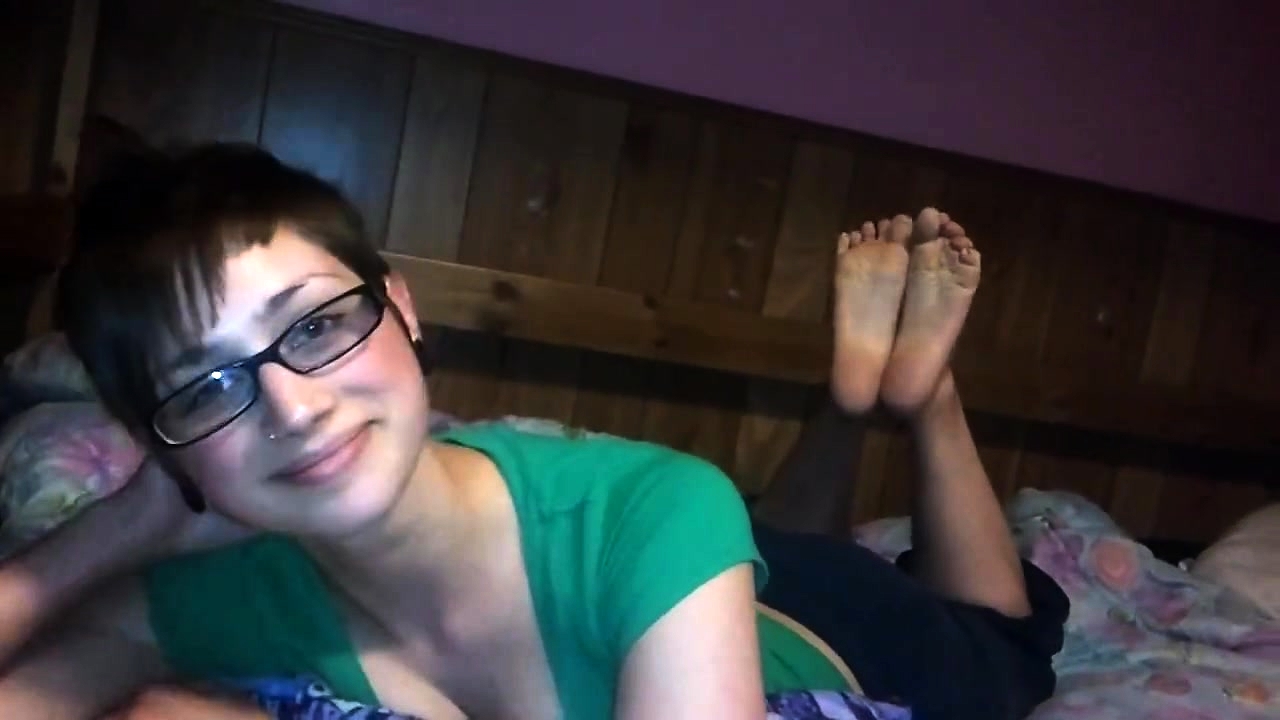 1280px x 720px - Pretty Brunette Teen With Glasses Shows Off Her Sexy Feet Video at Porn Lib