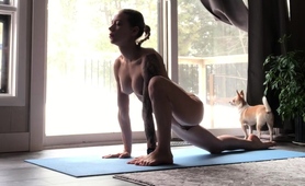 Slender Amateur Teen With Perky Boobs Enjoying Naked Yoga