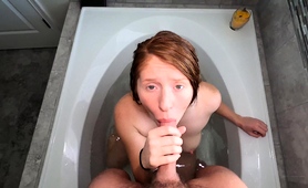 Redhead Teen Blowing Stepbrother's Big Cock In The Bathtub