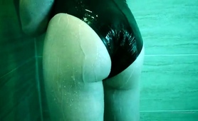 Kinky Amateur Milf In Latex Has Solo Fun In The Shower