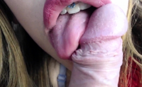 Seductive Blonde Babe Wraps Her Amazing Lips Around A Cock